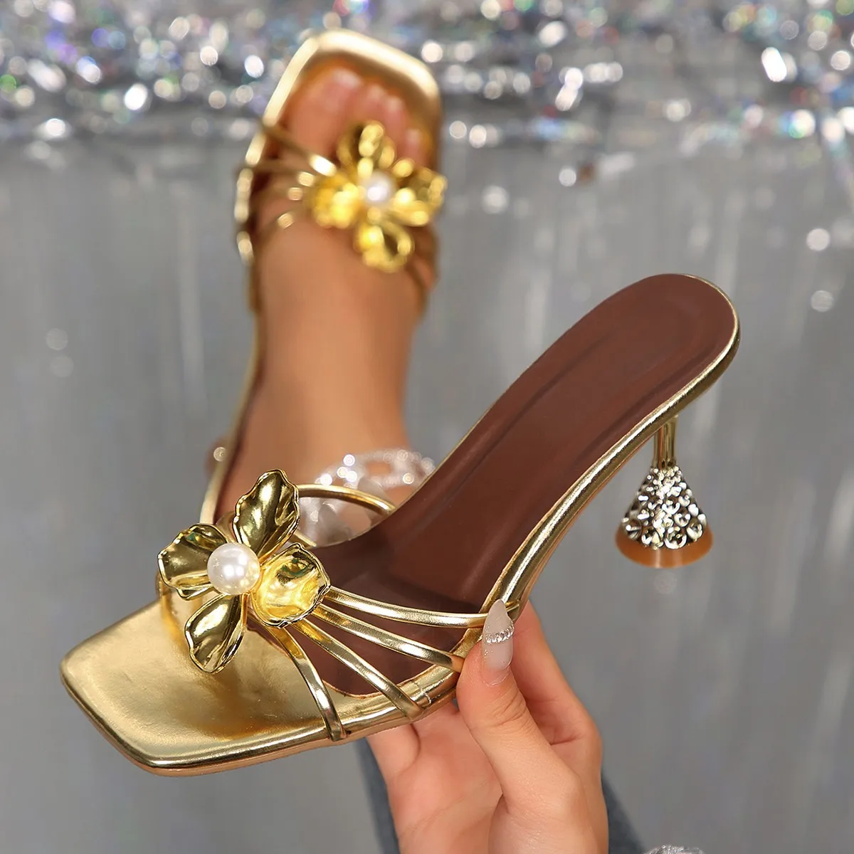 Vintage Fashion Style - Sandálias Vintage de Metal com Flores