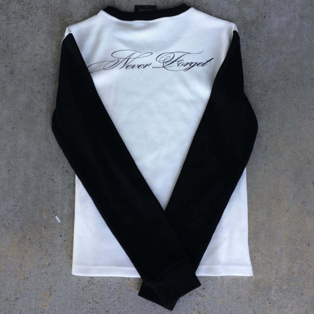 Nova Camiseta de Manga Longa E - Vintage Y2K avaliação e preço