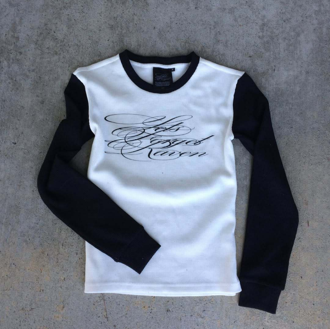 Nova Camiseta de Manga Longa E - Vintage Y2K avaliação e preço